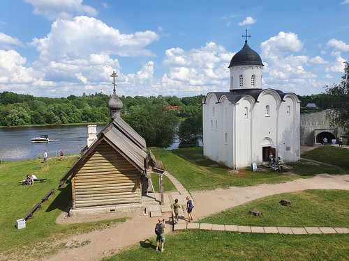 Staraya Ladoga Temples. St. George church, 1148 AD and wooden St Demetrius church ©  Andrey Korchagin