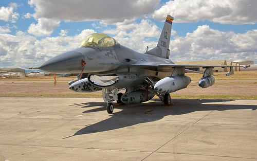General Dynamics (its aviation unit now part of Lockheed Martin) F-16C Block 25 Fighting Falcon  (sn 84-1380) ©  Robert Sullivan