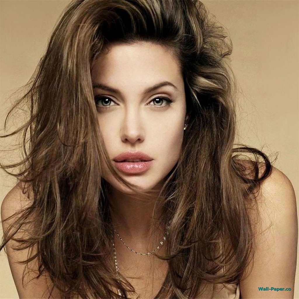 : Angelina Jolie