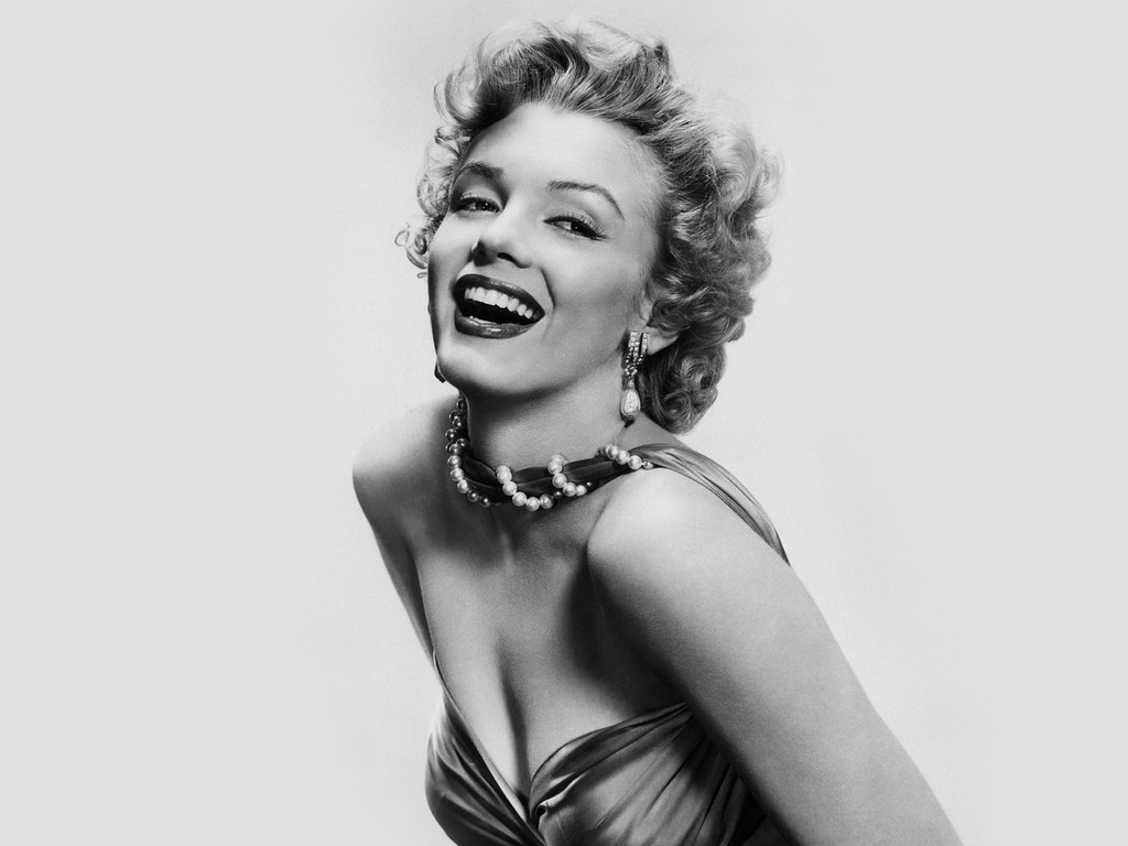 : Marilyn Monroe (/'maerln mn'ro/; born Norma Jeane Mortenson; June 1, 1926  August 4, 1962) was an American actress, model, and singer.