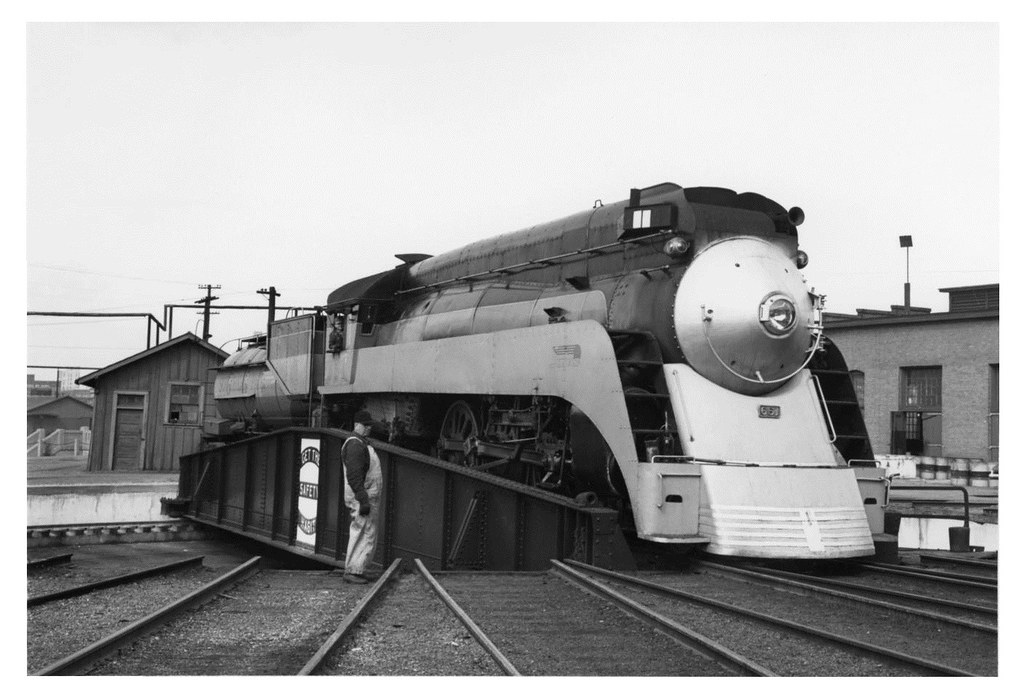 : [Southern Pacific engine at the Cadiz St. Roundhouse in Dallas]