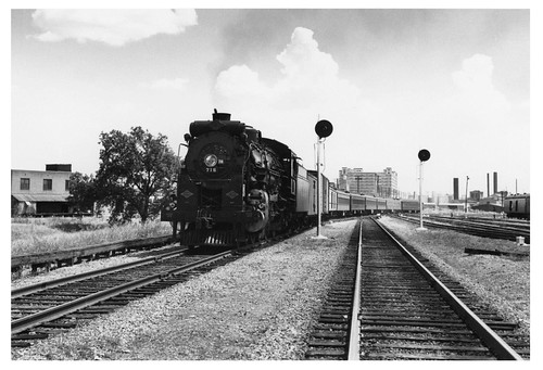 [Texas and Pacfic train arriving in Dallas] ©  Robert Sullivan