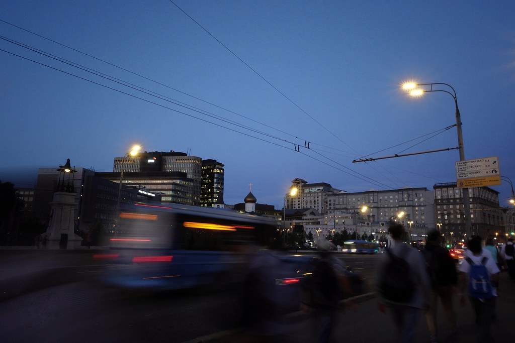 : Testing my new Sony RX100 IV on night Moscow streets
