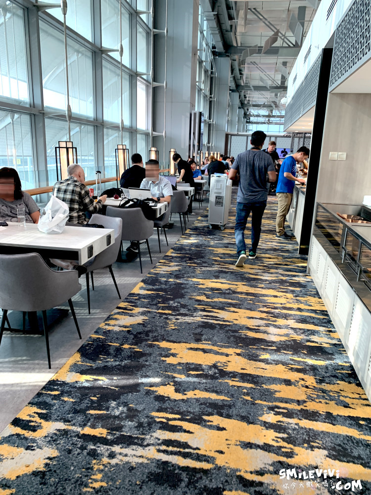 新加坡∥MARHABA貴賓室∣新加坡樟宜機場第3航廈∣位置不多∣人多吵雜混亂不優︱新加坡貴賓室︱新加坡第三航廈 7 48769106047 69c3f99985 o