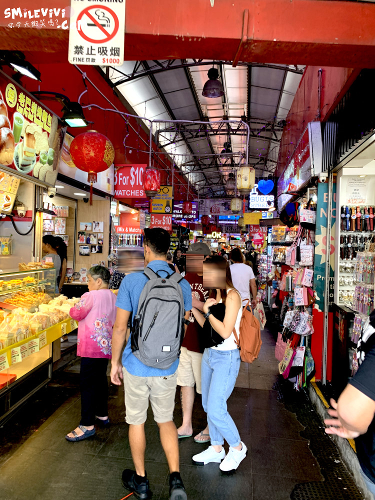新加坡∥武吉士街Bugis Street各式各樣紀念品、小吃聚集夜市風味十足不夜城 3 48774234998 d0854d3fc7 o