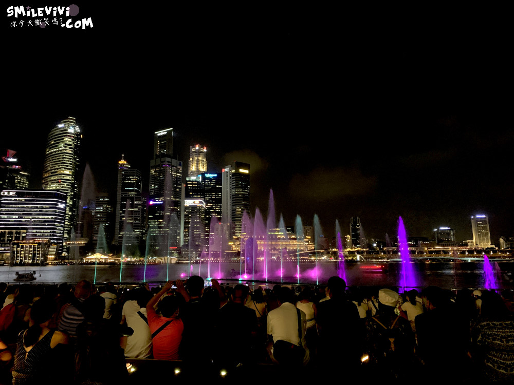 新加坡∥幻彩生輝水舞秀，免費光影水舞秀︱金沙購物中心，每天晚上8點和9點︱新加坡免費景點︱新加坡必去晚上景點 26 48774524456 510cd127fd o