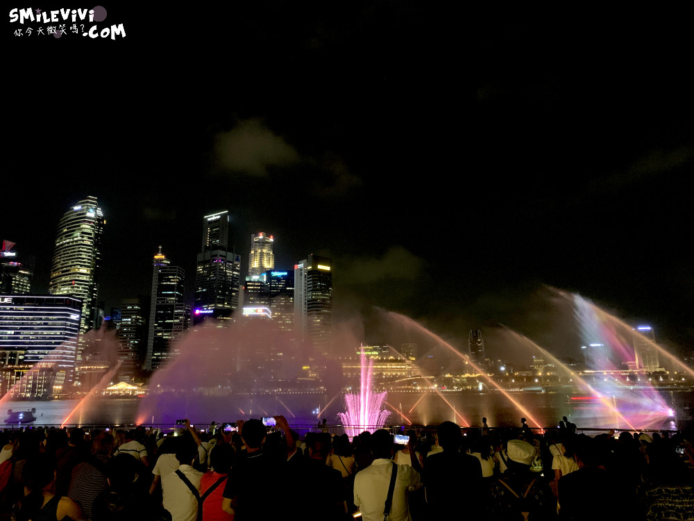 新加坡∥金沙購物中心前精采完美幻彩生輝水舞秀(Spectra – A Light & Water Show)免費光影水舞秀