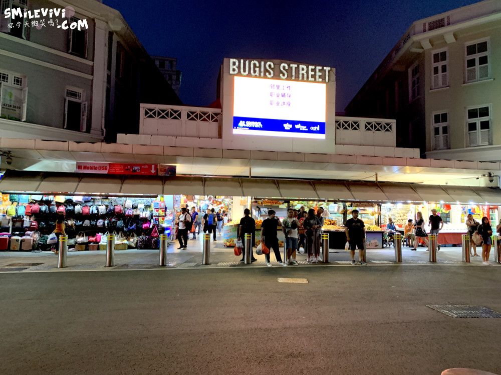 新加坡∥武吉士街Bugis Street各式各樣紀念品、小吃聚集夜市風味十足不夜城 11 48774772852 128eae4ec5 o