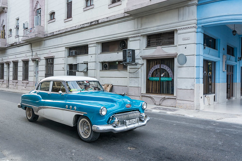 Classic Car in Havana ©  kuhnmi