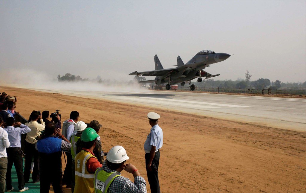 : An Indian Air Force (IAF) fighter jet practice lands on the Agra-Lucknow highway in Unnao, India, Friday, Nov. 18, 2016.