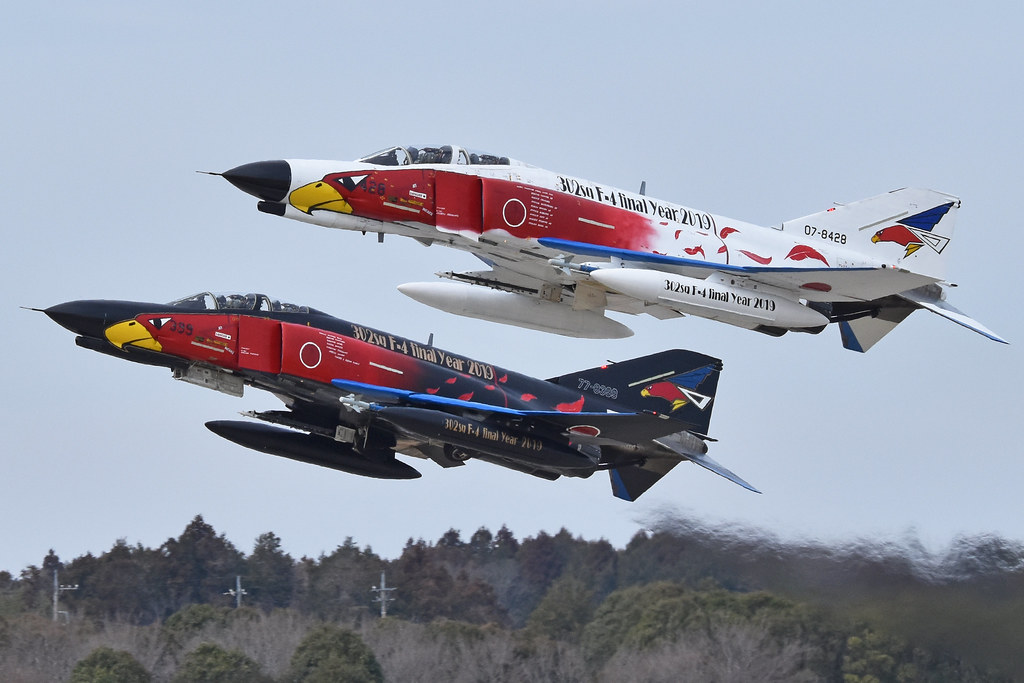 : 21 (dai-ni-ichi-hikotai) Hikotai 21st Fighter Training Squadron  F-4EJ Kai  302  (s/n 77-8399) and 21 (dai-ni-ichi-hikotai) Hikotai 21st Fighter Training Squadron  F-4EJ Kai  302 (s/n 07-8428)