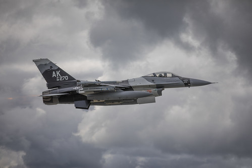 General Dynamics (its aviation unit now part of Lockheed Martin) F-16C Block 30D Fighting Falcon (sn 86-0270) ©  Robert Sullivan