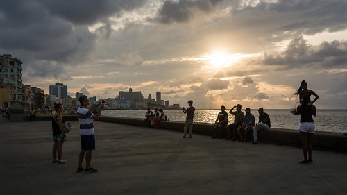 Evening in Havana ©  kuhnmi
