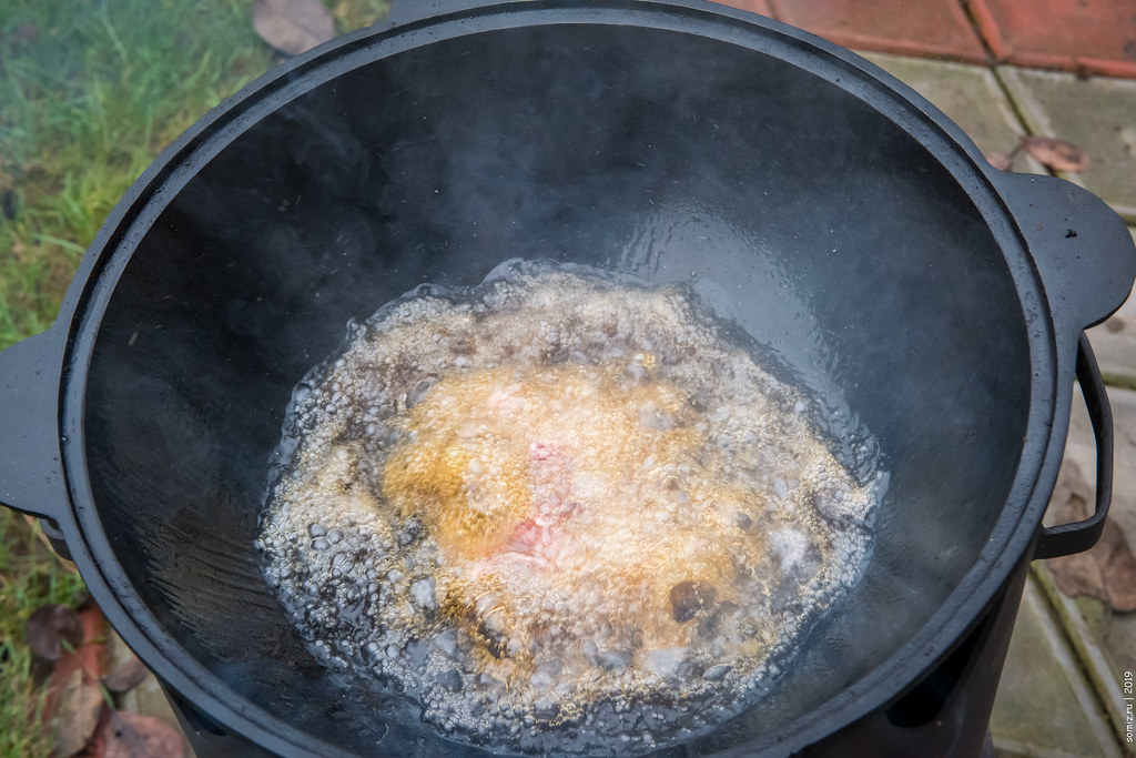 : Meat in boiling oil