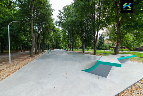 Concrete skatepark in Zvenigorod #     (6) ©  fkramps
