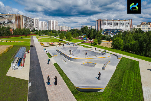 Concrete skatepark in Zelenograd #       (5) ©  fkramps