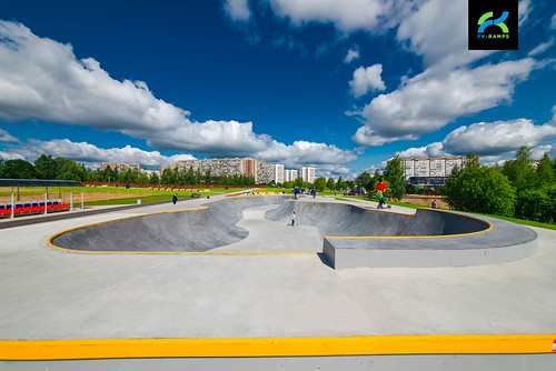 Concrete skatepark in Zelenograd #       (3) ©  fkramps