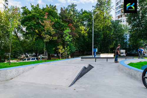 Concrete skateable public space in Kotlovka, Moscow #  ©  FK-ramps