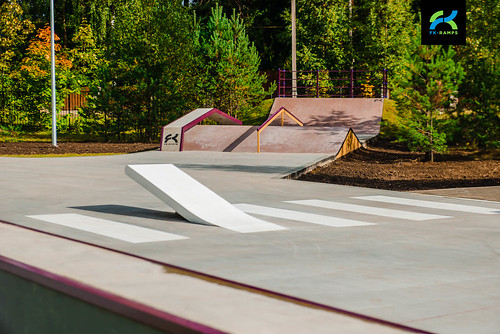 Concrete skatepark in Vsevolozhsk #      (10) ©  fkramps
