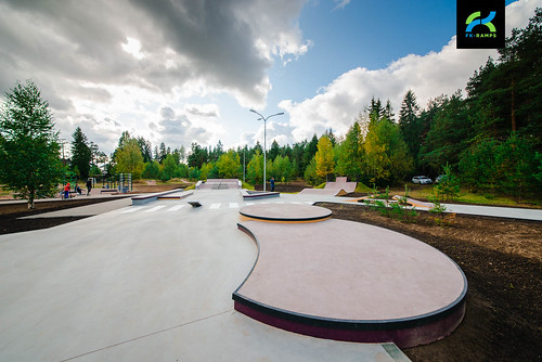 Concrete skatepark in Vsevolozhsk #      (18) ©  fkramps