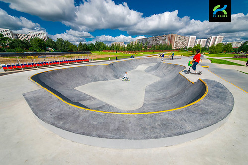 Concrete skatepark in Zelenograd #       (2) ©  fkramps