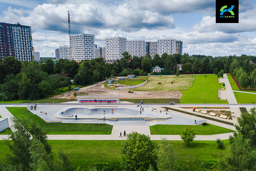 Concrete skatepark in Zelenograd #       (9) ©  fkramps