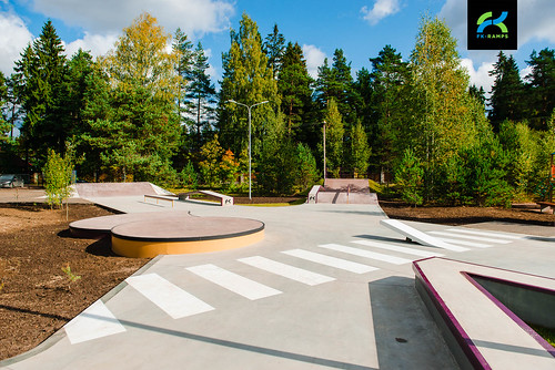 Concrete skatepark in Vsevolozhsk #      (11) ©  fkramps