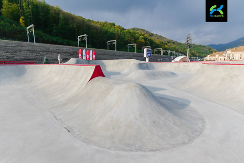 Concrete skatepark with bowl in Sochi #  ©  FK-ramps