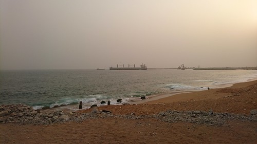 Pr`es du port d'Abidjan `a Vridi ©  abdallahh