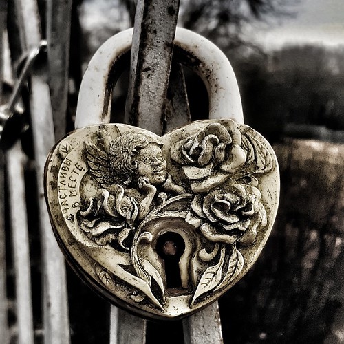 the world is locked up ©  Olka S