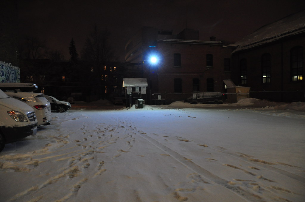 : Avenue du Parc la nuit en hiver