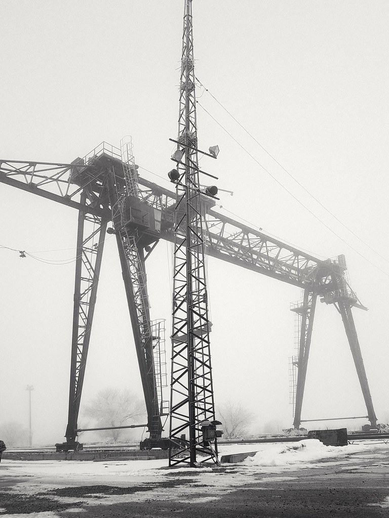 : industrial geometry and fog