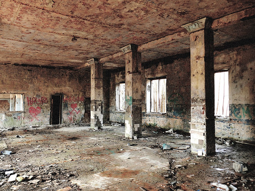 full decay_interior ©  Sergei F