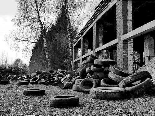 it is a lot of car tires ©  Sergei F