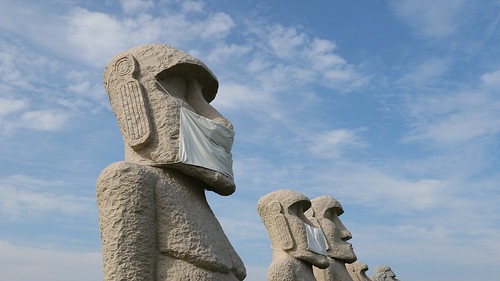 Moai statues will also wear mask to prevent the spread of the Covid-19!