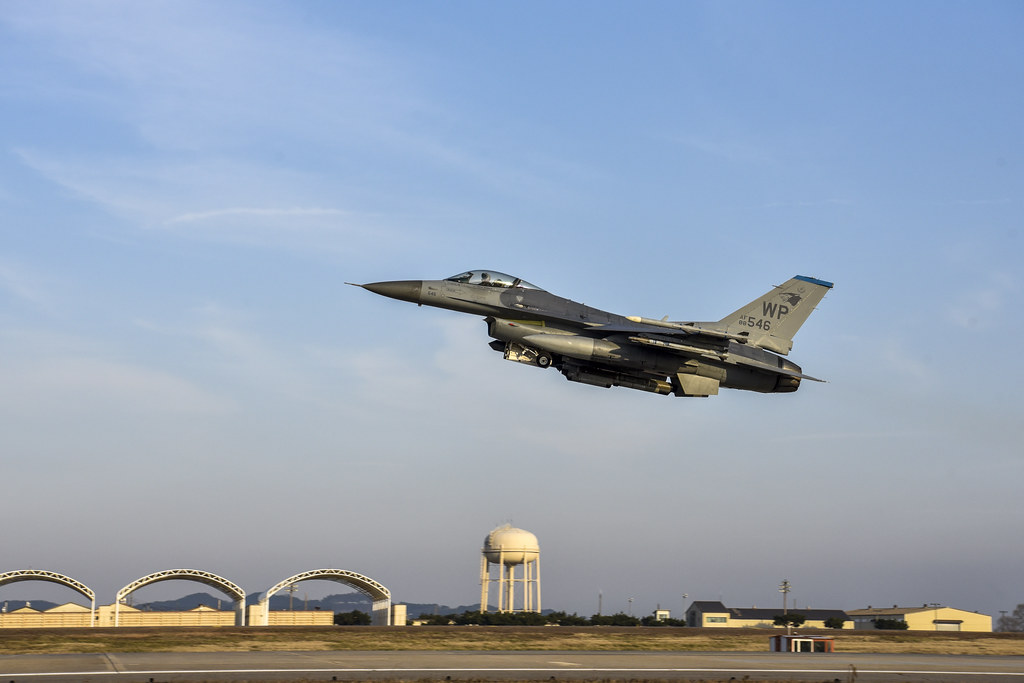 фото: General Dynamics F-16C Block 40D 