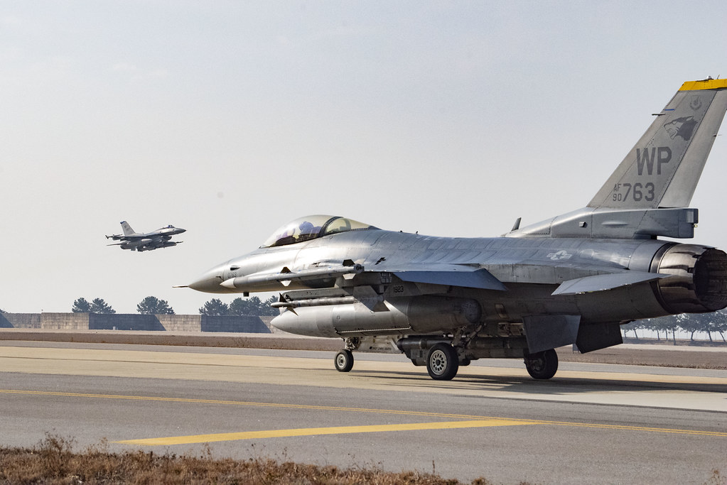 фото: General Dynamics F-16C Block 40J 