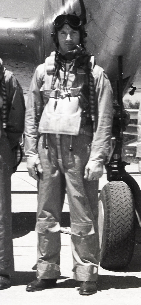 фото: Howard Lilly, a NACA test pilot in Cleveland, participated in the Cleveland National Air Races in 1946. Credit: NASA