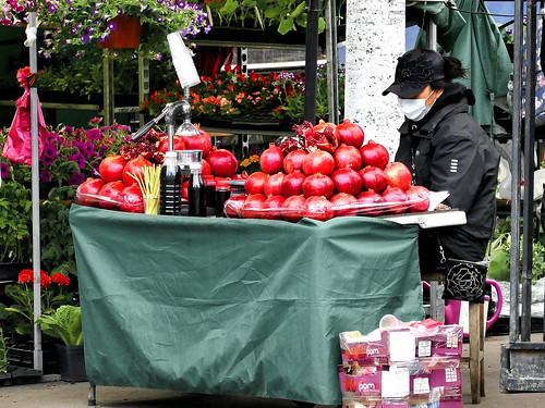 Pomegranates and pomegranate juice ©  Sergei F