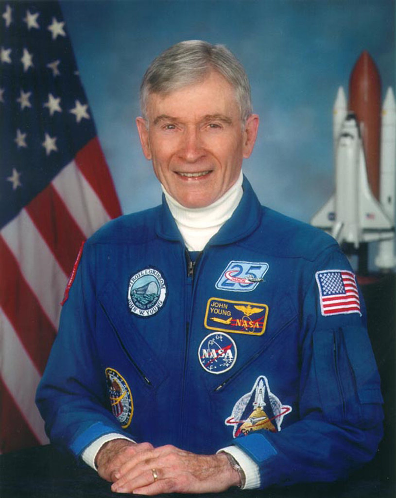 фото: NASA Mourns the Passing of Astronaut John Young