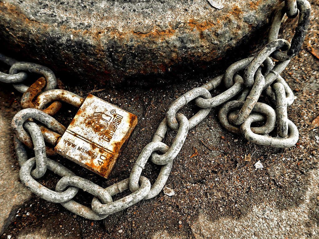 : Chain and rusty lock
