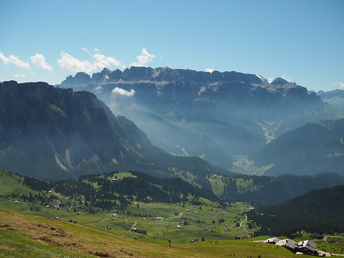 Puez-Geisler, Dolomites ©  Dmitry Djouce