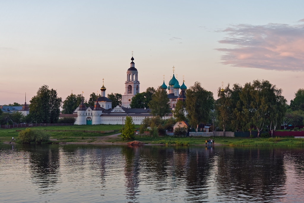 фото: Volga River 242