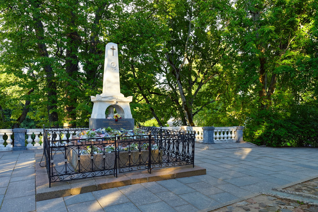 фото: Grave of Alexander Pushkin
