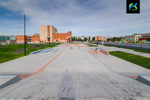 2020 -        | Concrete skatepark and asphalt pumptrack in Tosno ©  fkramps