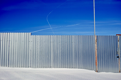 DP2Q3495. Metal Fence ©  carlfbagge