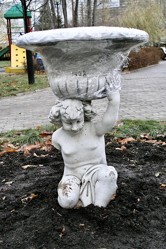 DIM0335.jpg Putto Planter Urn in Ekaterininsky Park ( ©  carlfbagge