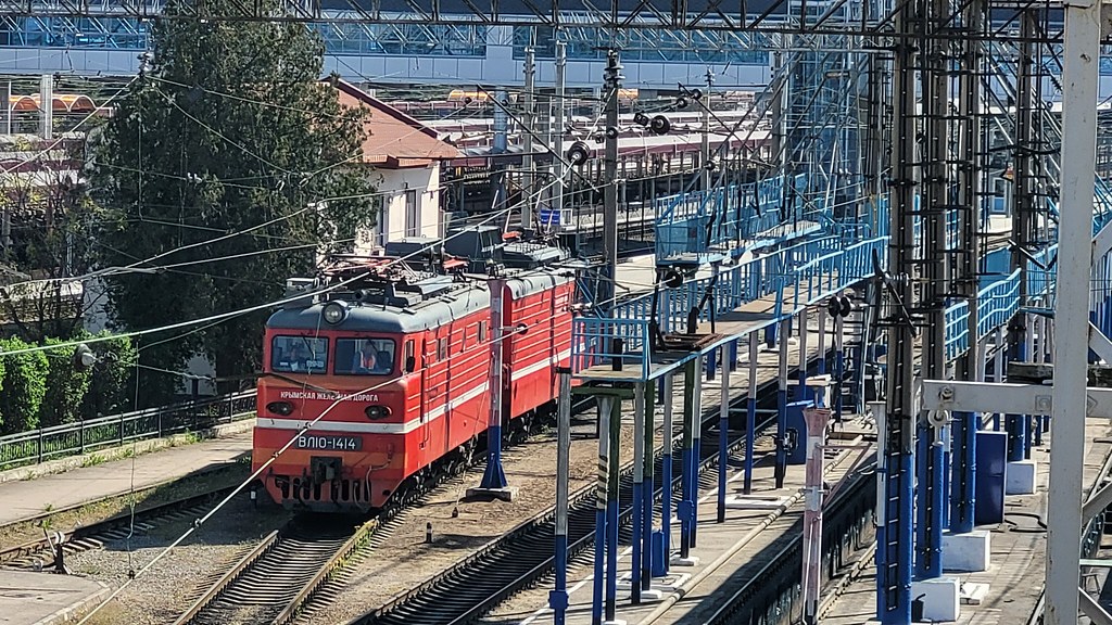 : KZD VL10-1414 20210501_155940 Crimean railway Simferopol station