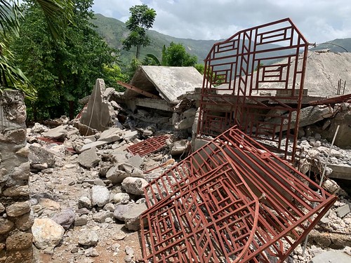 AHF Haiti & U.S. Army Deliver Aid in Wake of Disaster