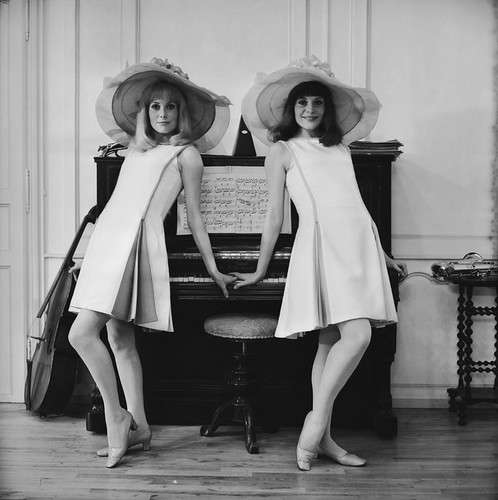 Catherine Deneuve and her sister Francoise Dorleac on the set of 'The Young Girls of Rochefort', 1967 ©  deepskyobject